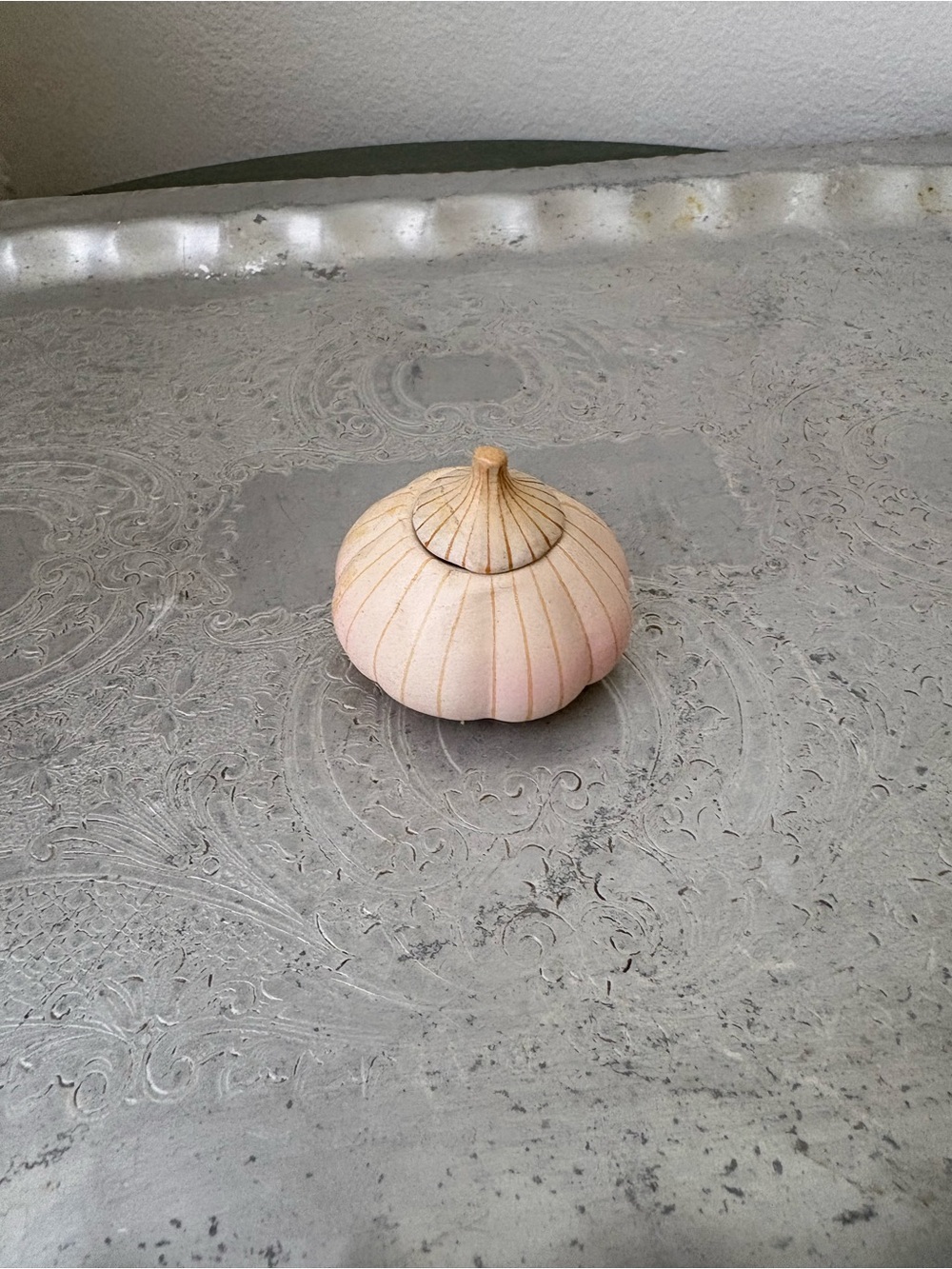 Small Decorative Garlic Round Lidded Trinket Box